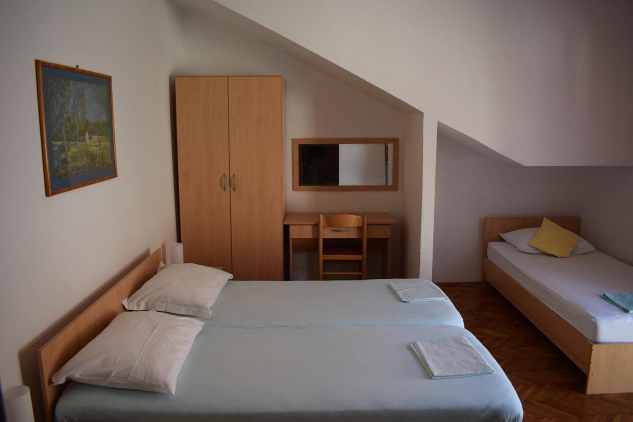 Vila Jelena - Studio Apartments For 2 To 3 Persons In Sv Filip I Jakov Sveti Filip i Jakov Exterior photo